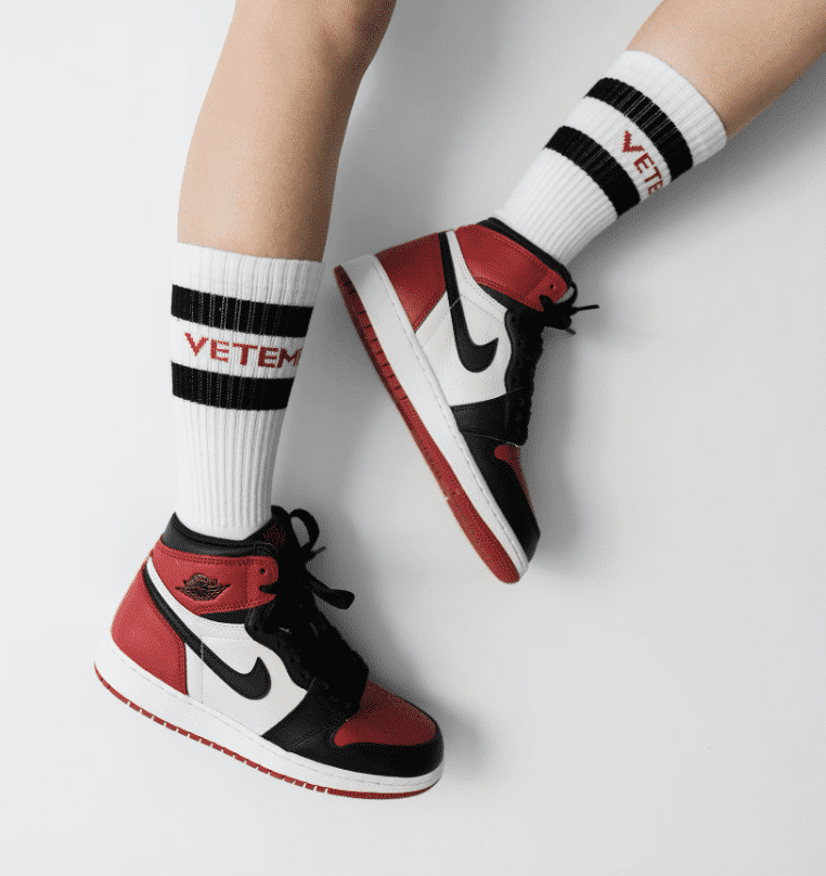 Pořiďte mladému pánovi na Vianoce "killer footwear". Ohromí denim verzia Nike Air Jordan aj futuristické Asics