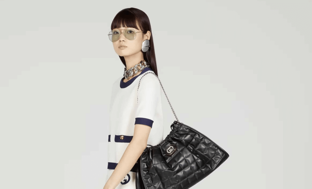 Univerzálny pomocník každodenného života. Do luxusnej tašky sa zmestí všetko, čo potrebujete