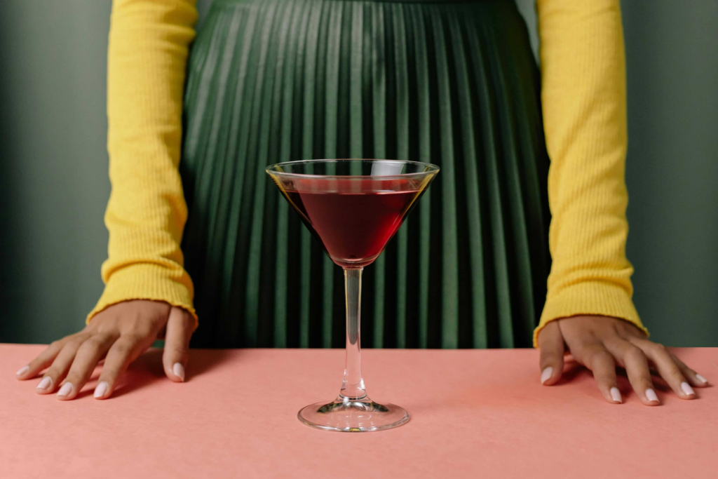 Môže jeden nápoj vyliečiť nespavosť? Na TikToku sa šíri módny koktail Sleepy Girl Mocktail