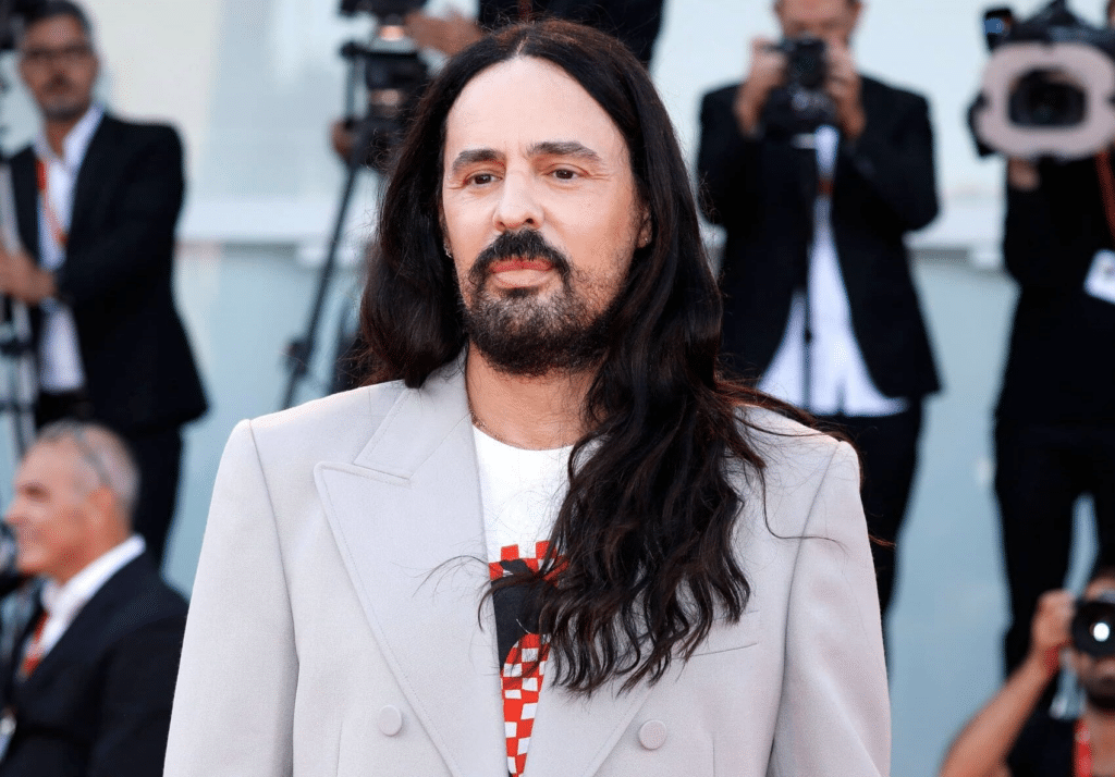 Kam smerujú kroky Alessandra Micheleho? Módny svet si kladie otázku roka