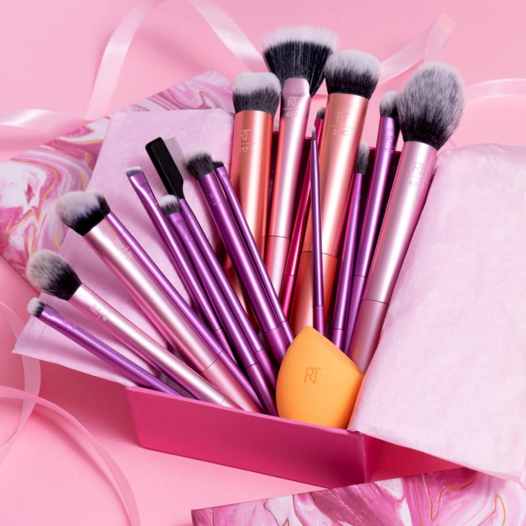 Sprievodca základnými štetcami: Používajte správne štetce na dosiahnutie bezchybného vzhľadu