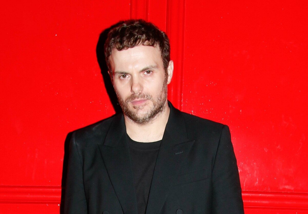 Spoločnosť Gucci povyšuje svojho kreatívneho riaditeľa. Zoznámte sa so Sabatom De Sarnom v novom filme